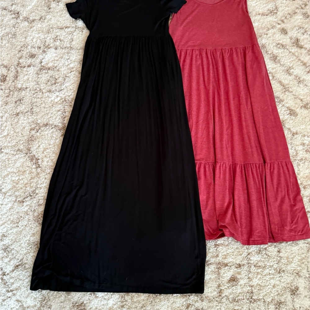 Black Maxi Dress with short sleeves and Red Midi-maxi sleeveless Dress